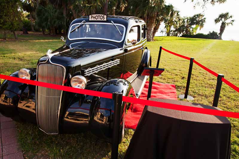 vintage car for Old Hollywood inspired wedding